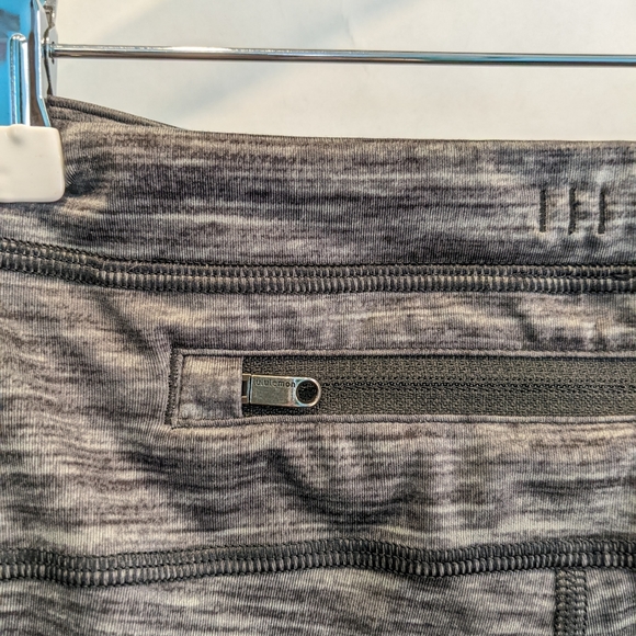 Lululemon Surge tights size M XL in EUC - Picture 12 of 14